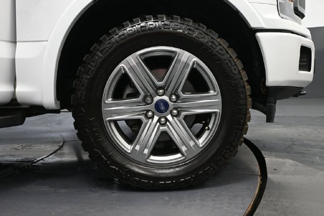 Used 2019 Ford F150 XLT w/ Equipment Group 302A Luxury AWD/4WD image 12