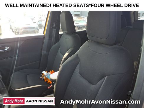 Used 2015 Jeep Renegade Latitude w/ Cold Weather Group II AWD/4WD image 16