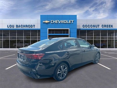 Used 2024 Kia Forte LXS image 8