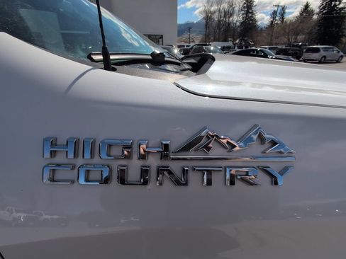 Used 2019 Chevrolet Silverado 1500 High Country w/ Technology Package AWD/4WD image 40