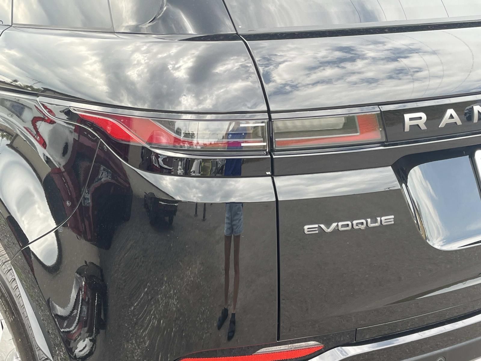 Used 2024 Land Rover Range Rover Evoque S AWD/4WD image 10