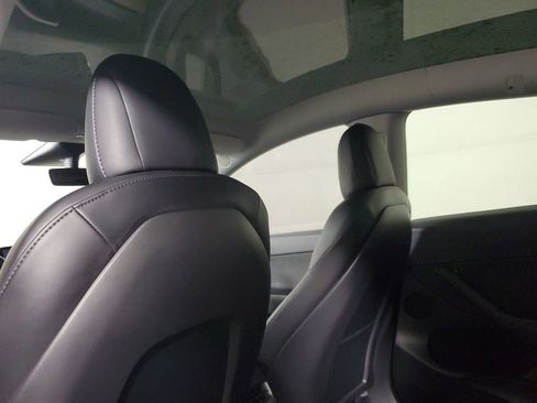 Used 2021 Tesla Model Y Long Range image 12