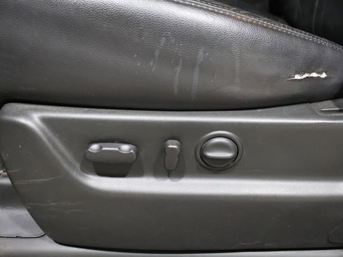 Used 2011 Chevrolet Avalanche LT w/ Luxury Package image 13