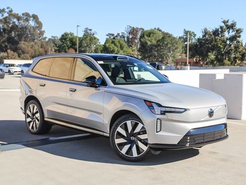 New 2025 Volvo EX90 Plus image 1