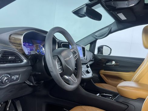 Used 2022 Chrysler Pacifica Pinnacle image 22