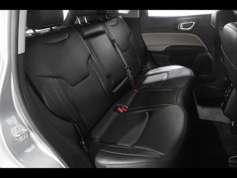 Used 2022 Jeep Compass Limited AWD/4WD image 18