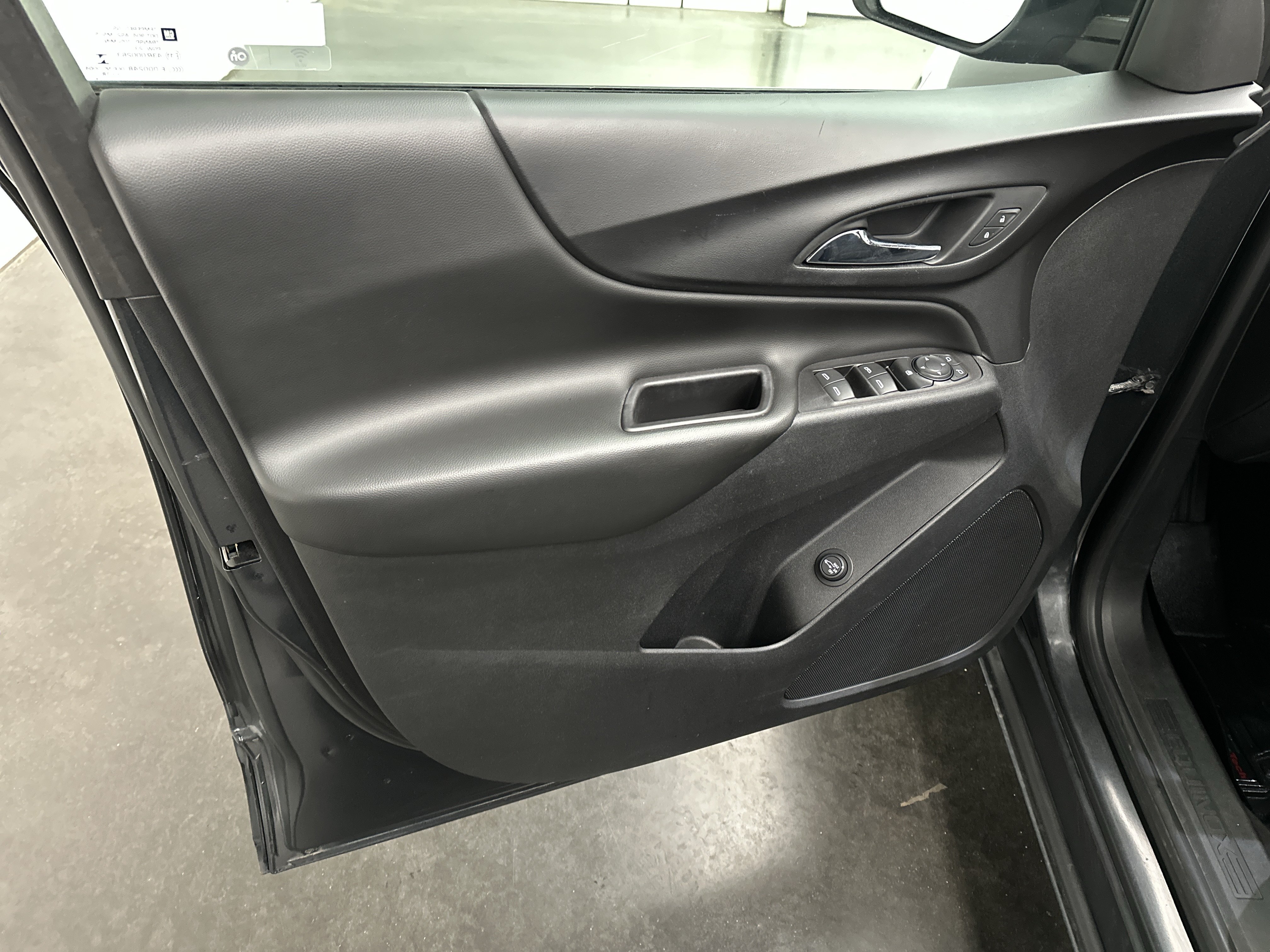 Used 2019 Chevrolet Equinox LT AWD/4WD image 13