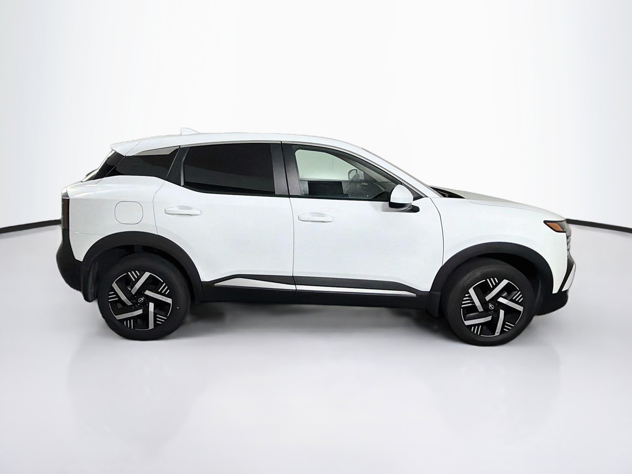 Used 2025 Nissan Kicks SV w/ Charging Package FWD image 10