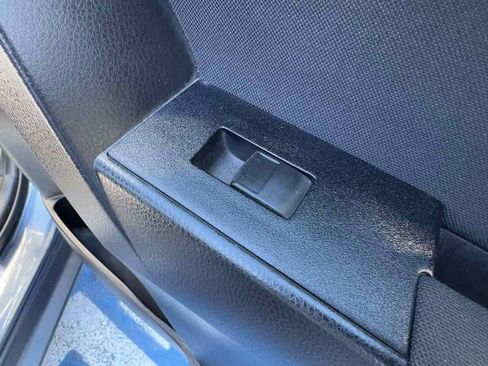 Used 2015 Toyota Corolla LE image 33