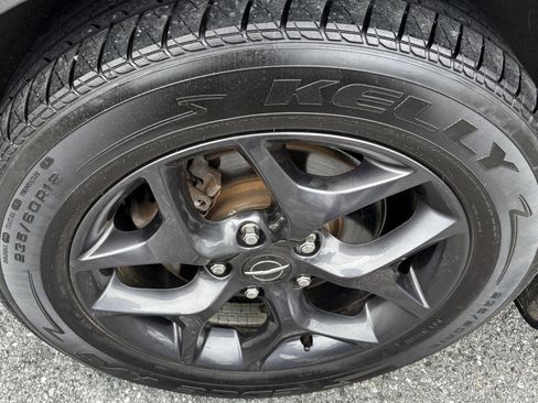 Used 2019 Chrysler Pacifica Touring-L Plus w/ S Appearance Package image 8