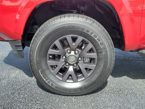Used 2020 Toyota Tacoma SR5 RWD image 5