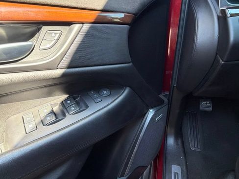 Used 2018 Cadillac Escalade Luxury RWD image 16