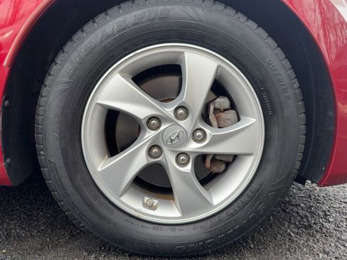 Used 2014 Hyundai Elantra SE image 12