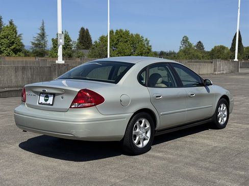 Used 2007 Ford Taurus SEL image 5