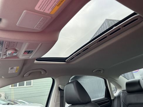 Used 2015 Volkswagen Passat 1.8T SEL Premium image 34