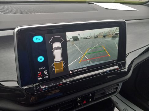 Used 2025 Volkswagen Atlas Cross Sport SE image 21