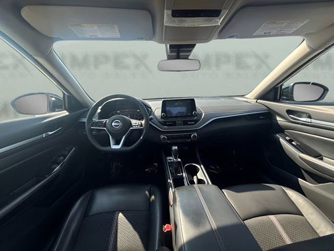 Used 2025 Nissan Altima 2.5 SR FWD image 8