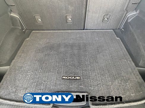 Used 2023 Nissan Rogue SV FWD image 11