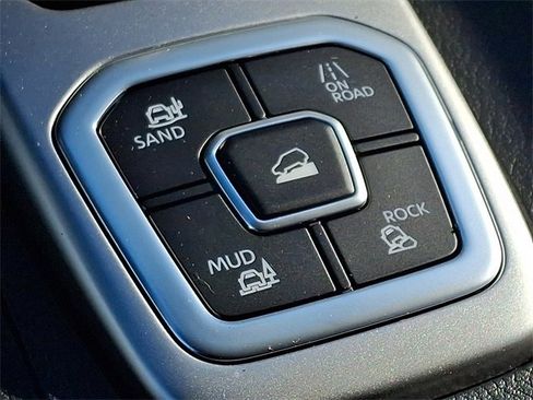 New 2026 Nissan Frontier SV w/ Tow Package image 15