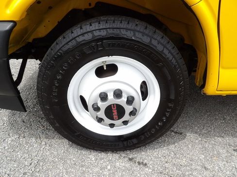 Used 2022 GMC Savana 3500 Extended w/ Power Convenience Package RWD image 40