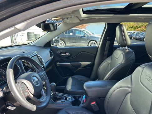 Used 2019 Jeep Cherokee Limited image 45