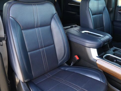 Used 2022 Chevrolet Silverado 1500 High Country image 21