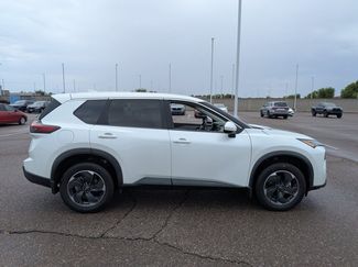 Used 2024 Nissan Rogue SV FWD video 4