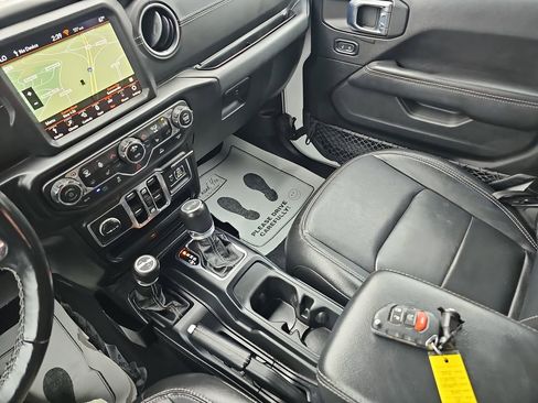 Used 2023 Jeep Wrangler Unlimited Sahara w/ Cold Weather Group image 29