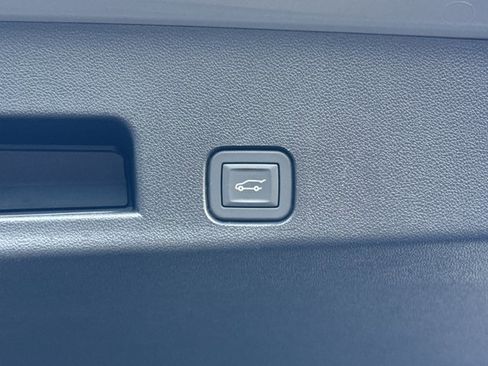 Used 2026 GMC Acadia AT4 image 27