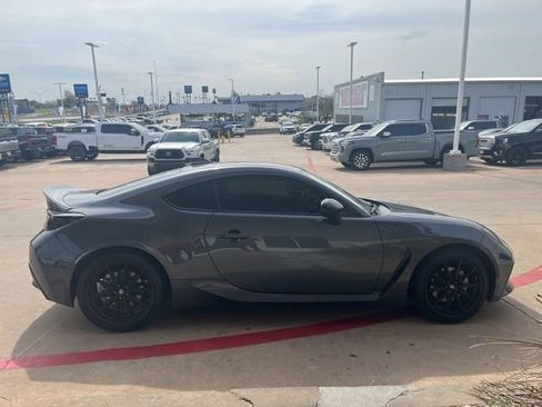 Used 2023 Toyota GR86 Premium image 5