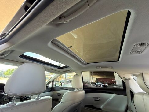 Used 2011 Toyota Venza AWD image 44