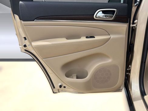 Used 2014 Jeep Grand Cherokee Limited RWD image 25