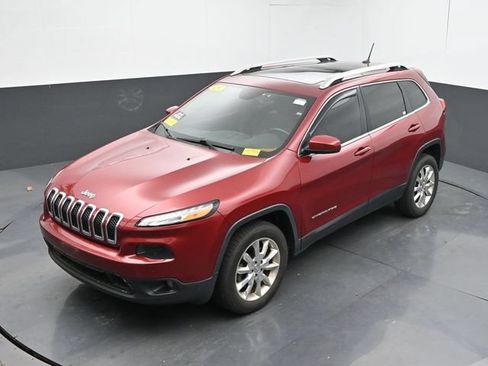 Used 2015 Jeep Cherokee Limited w/ Luxury Group AWD/4WD image 16