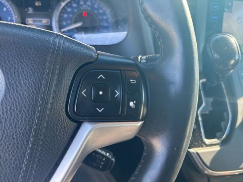Used 2017 Toyota Sienna Limited Premium image 18