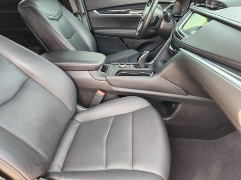 Used 2020 Cadillac XT5 Premium Luxury w/ LPO, Floor Liner Package image 13