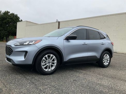 Used 2022 Ford Escape SE image 17