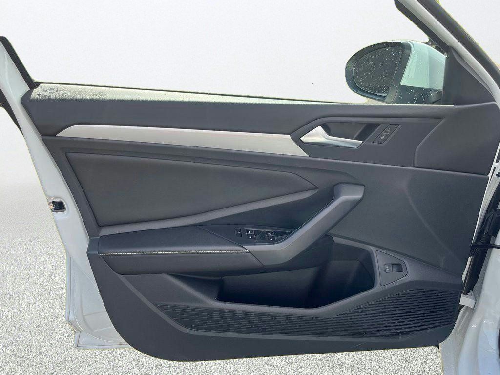 Certified 2025 Volkswagen Jetta S FWD image 11