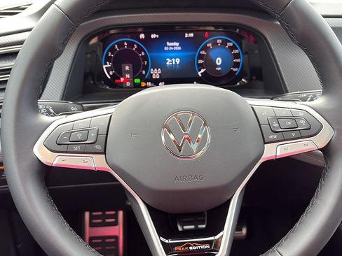 New 2026 Volkswagen Atlas Peak Edition image 13