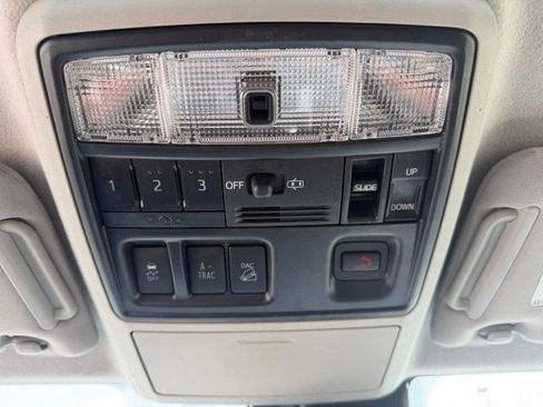 Used 2023 Toyota 4Runner Limited AWD/4WD image 17