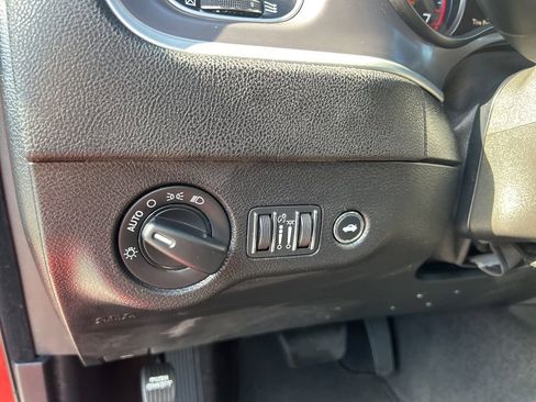 Used 2022 Dodge Charger SXT image 17