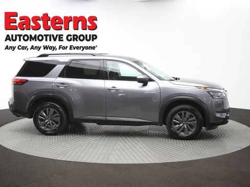 Used 2022 Nissan Pathfinder SV FWD image 46
