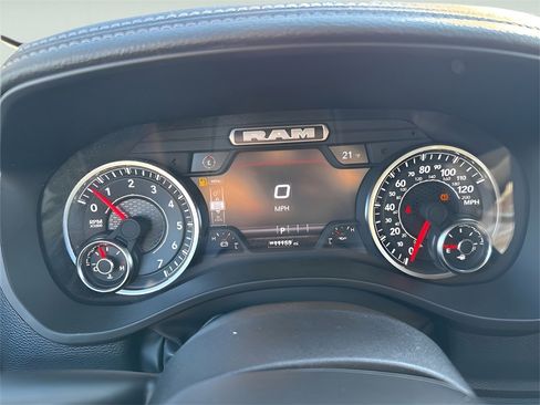 Used 2025 RAM 1500 Laramie image 31