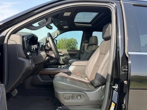 Used 2024 Chevrolet Silverado 2500 High Country w/ High Country Premium Package AWD/4WD image 7