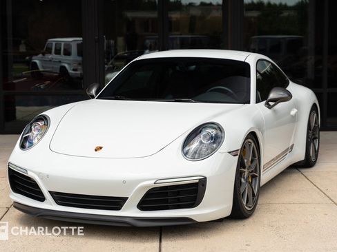 Used 2019 Porsche 911 Carrera T image 7