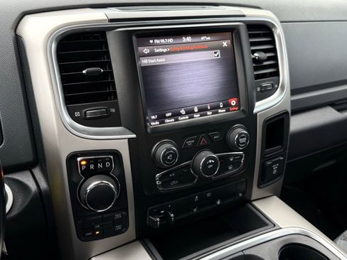 Used 2018 RAM 1500 SLT AWD/4WD image 38