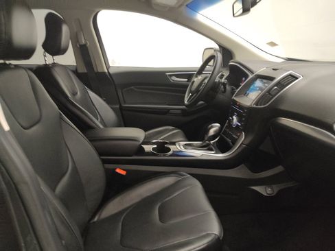 Used 2017 Ford Edge Titanium w/ Technology Package AWD/4WD image 21