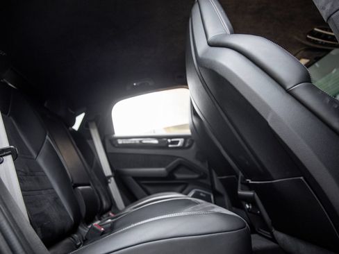 Certified 2022 Porsche Cayenne Turbo GT AWD/4WD image 43