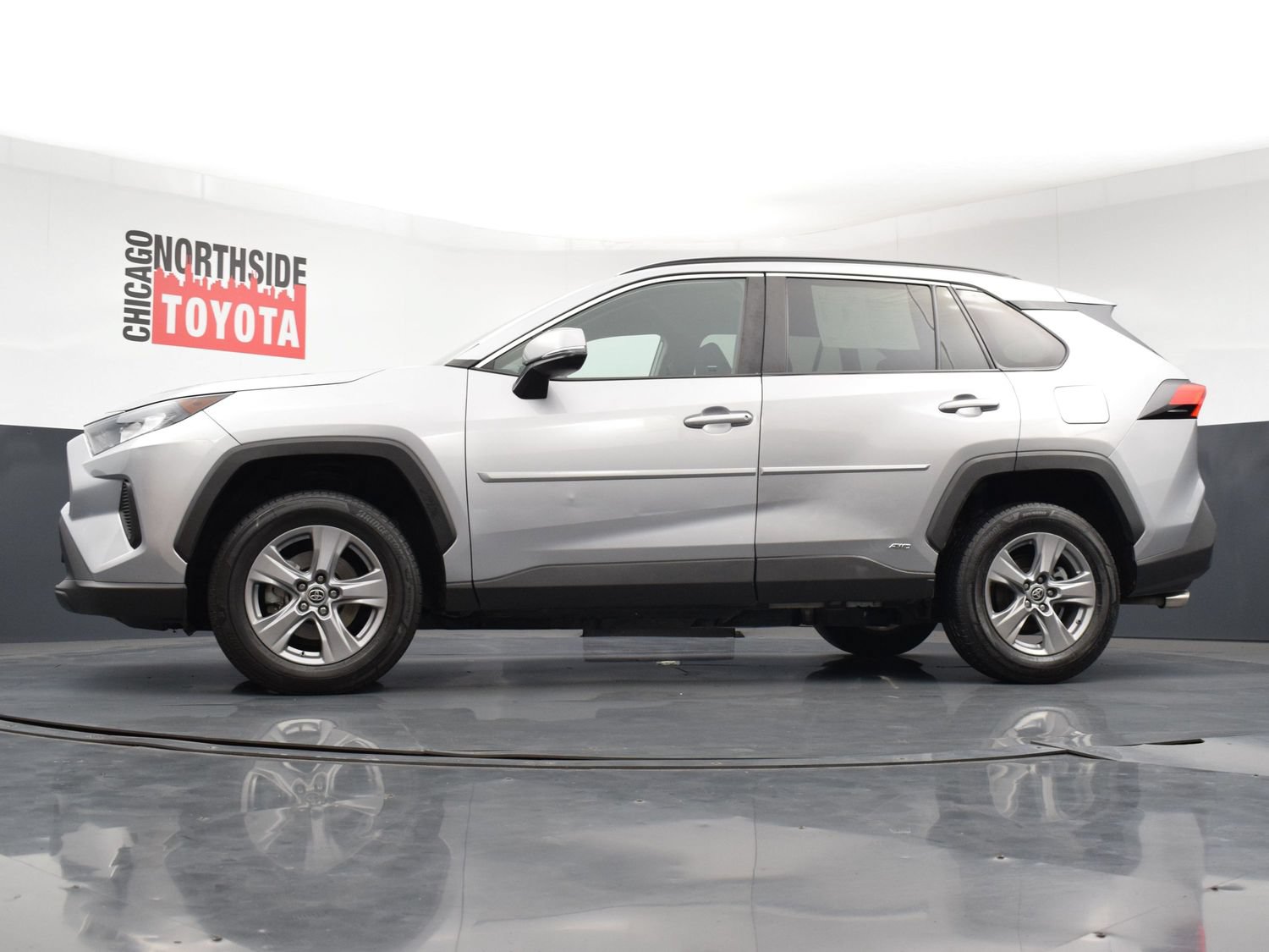 Used 2022 Toyota RAV4 LE AWD/4WD image 24