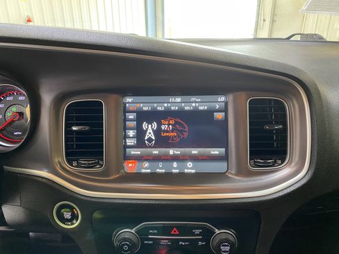 Used 2022 Dodge Charger SXT image 34