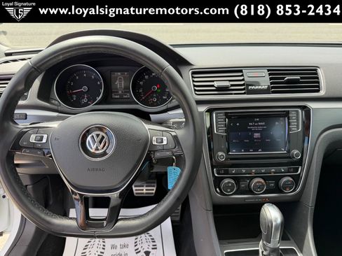 Used 2018 Volkswagen Passat 2.0T R-Line w/ R-Line Lighting Package FWD image 21
